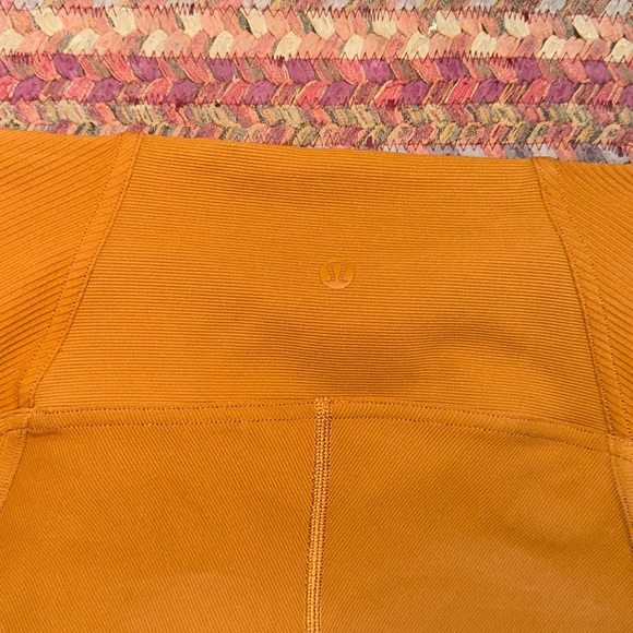 NWOT LULULEMON RIBBED HIGH RISE YOGA BIKE SHORTS - Picture 4 of 7